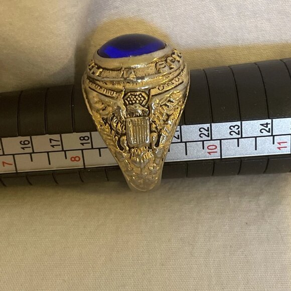 Uncas Size 9 High School Ring Blue Stone Side Crests Generic no yr or school - Picture 9 of 9